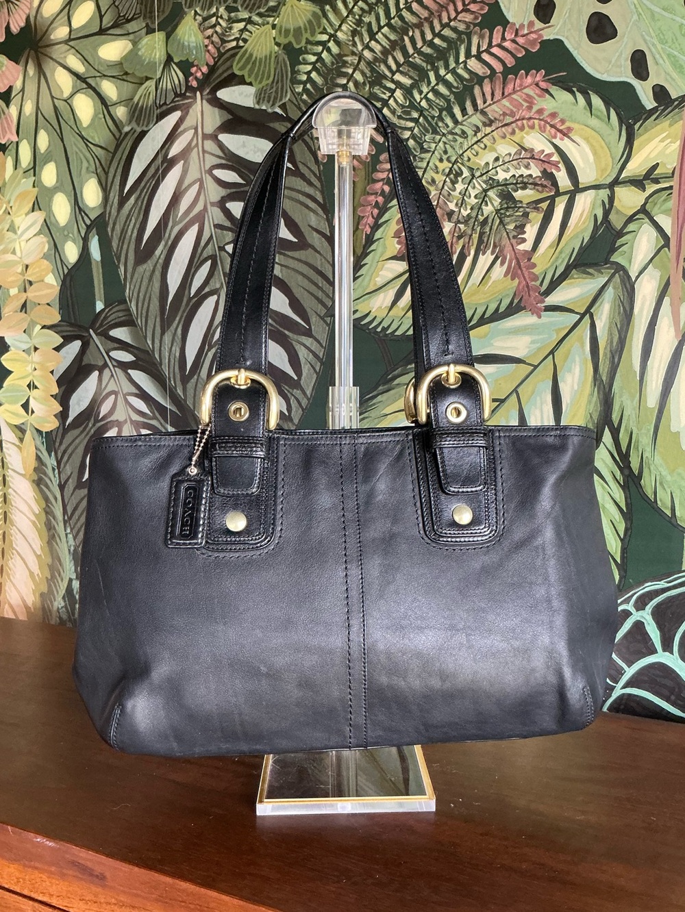 Coach SoHo Black Leather Shoulder Bag with Gold-Tone Accents | Y2K